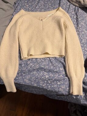 Cropped Ribbed V-Neck Sweater - Cream